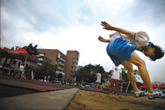 异地中考分好蛋糕更要做大蛋糕 缩小学校差距
